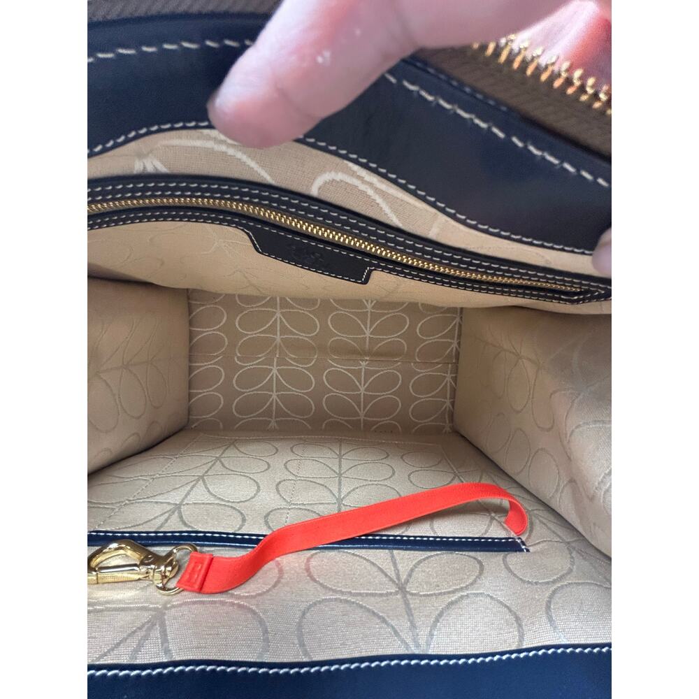 Orla Kiely Embossed Stem Willow Leather Bag - Picture 6 of 11